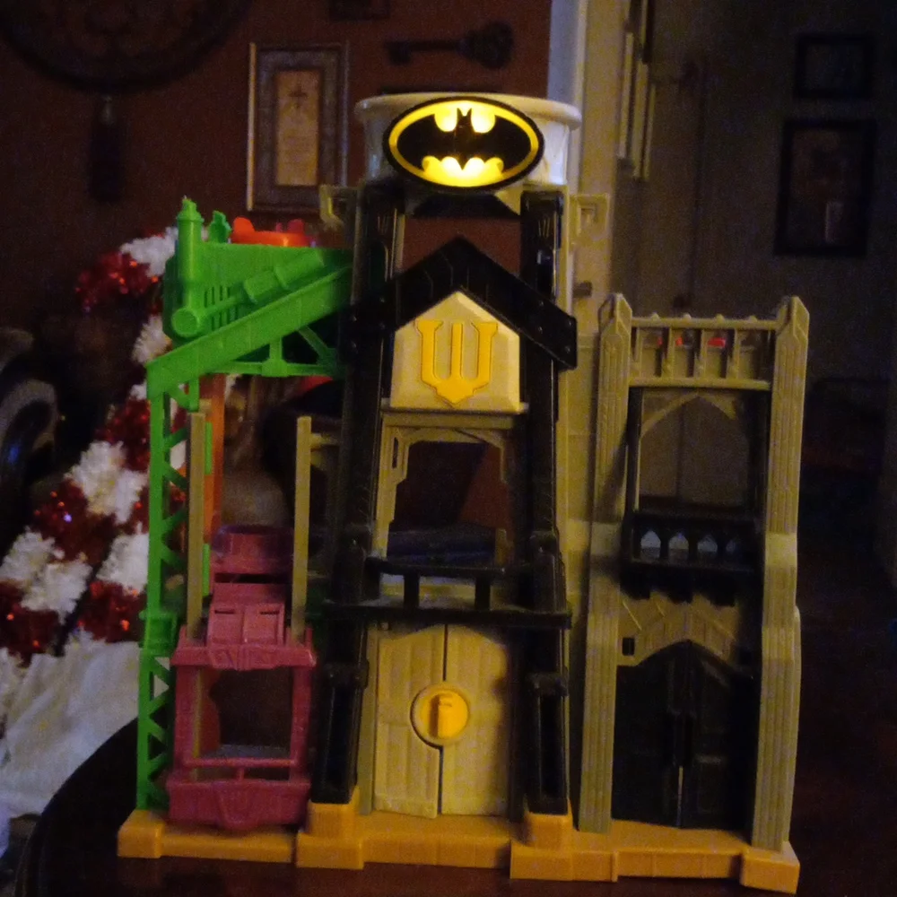 Light & Sound Wayne Manor with Figures